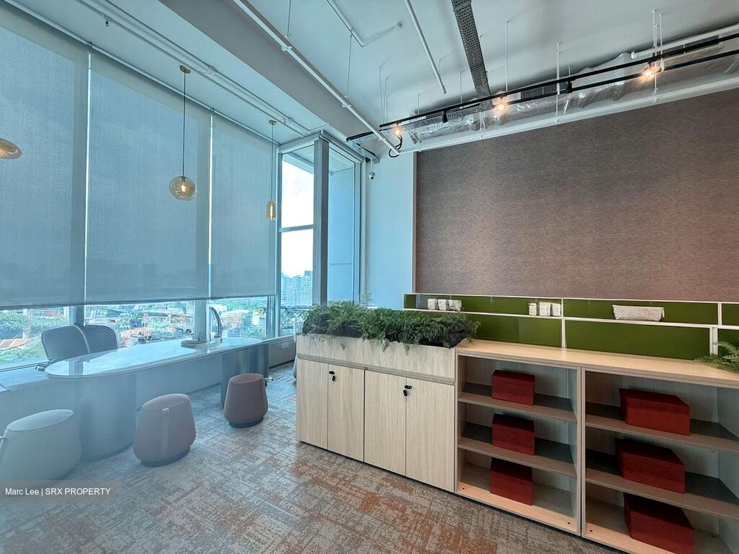 Arc 380 (D8), Office #497343141